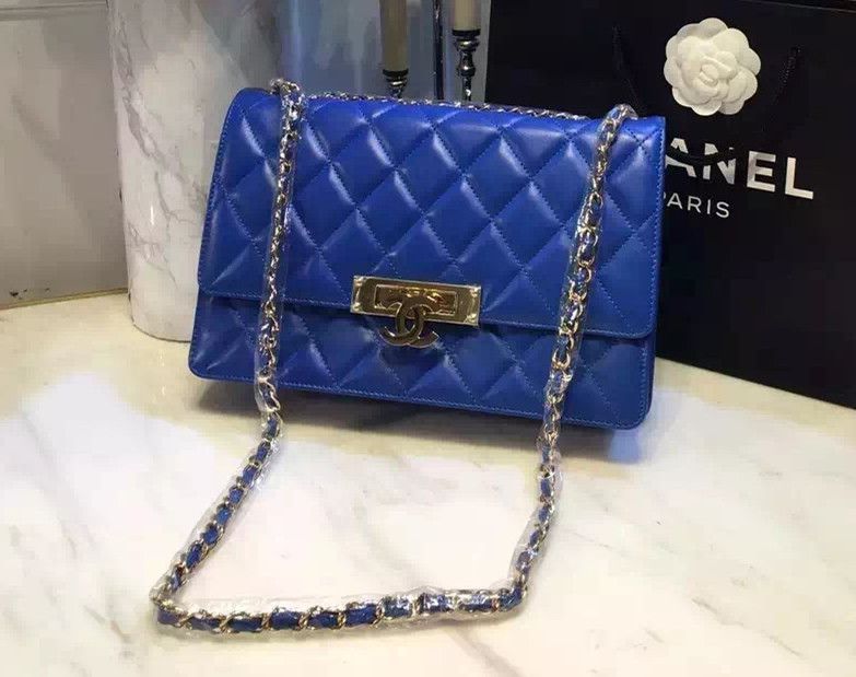 Chanel medio d'oro di classe portafoglio su borse blu catena