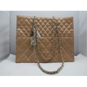 Chanel 2011 Khaki Patent Leather Large Tote Borse