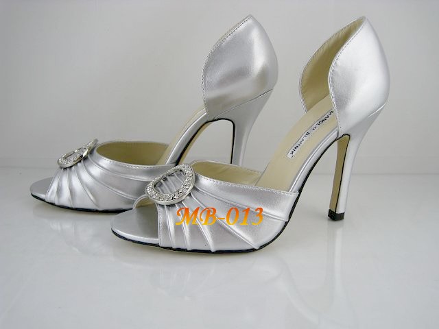 Manolo Blahnik metallic silver d/Orsays shoes