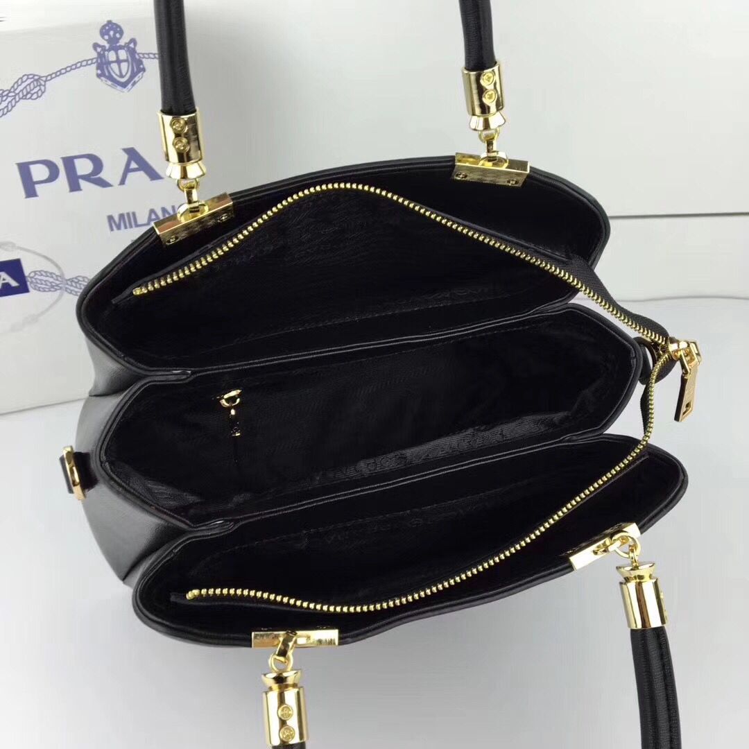 Prada Calfskin Leather Tote Bags 88125 Black