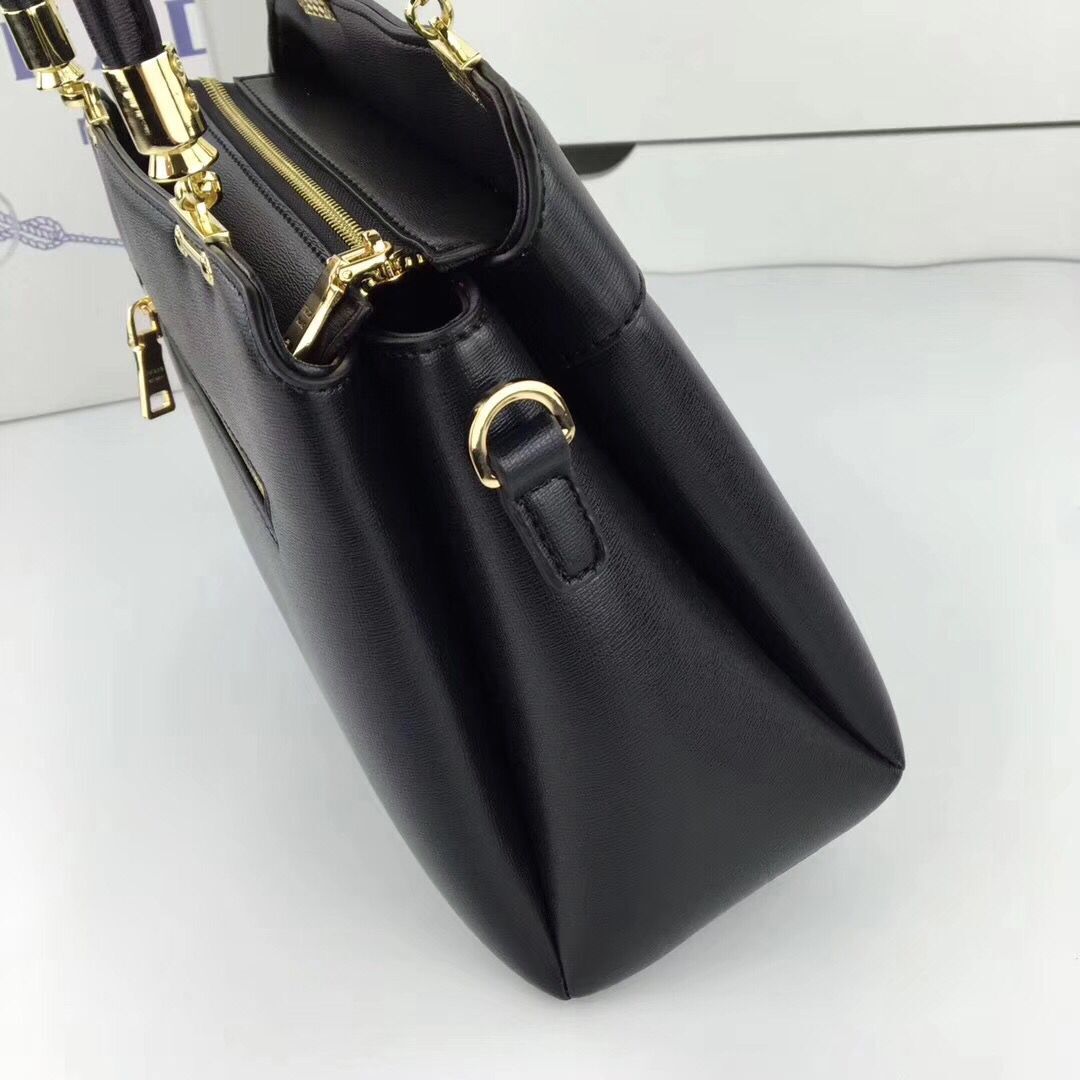 Prada Calfskin Leather Tote Bags 88125 Black