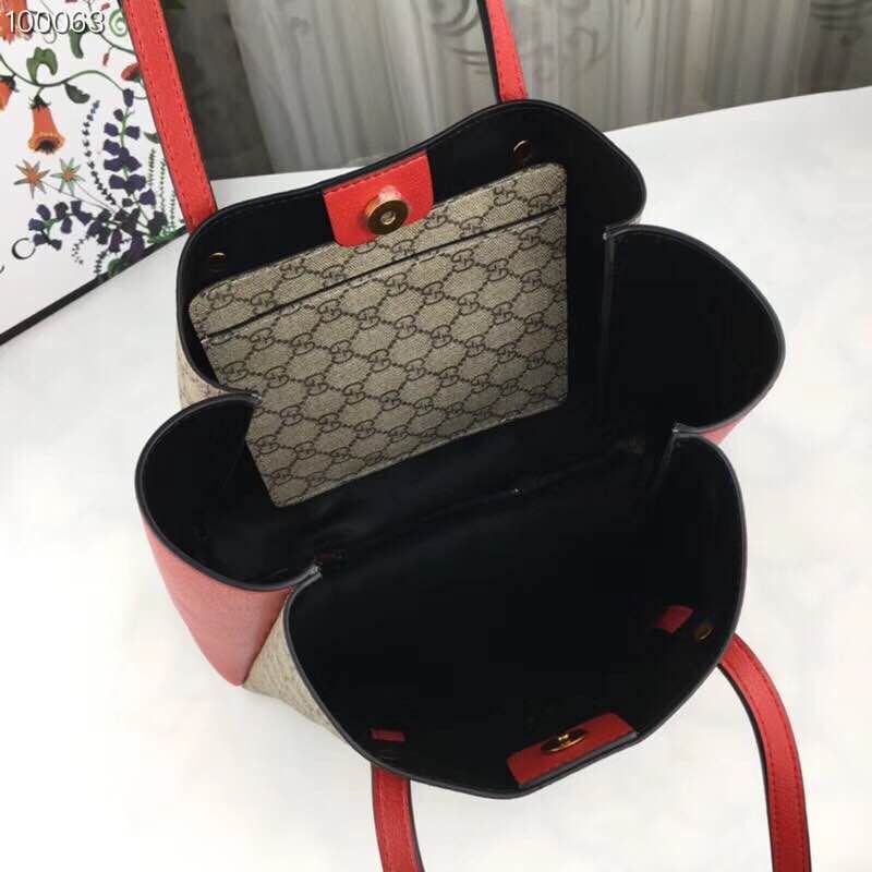 Gucci GG Supreme Canvas Shoulder Bag 5698 