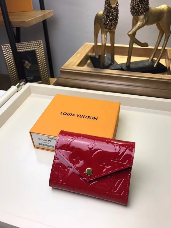 Louis Vuitton Monogram Vernis VICTORINE WALLET M62427 red