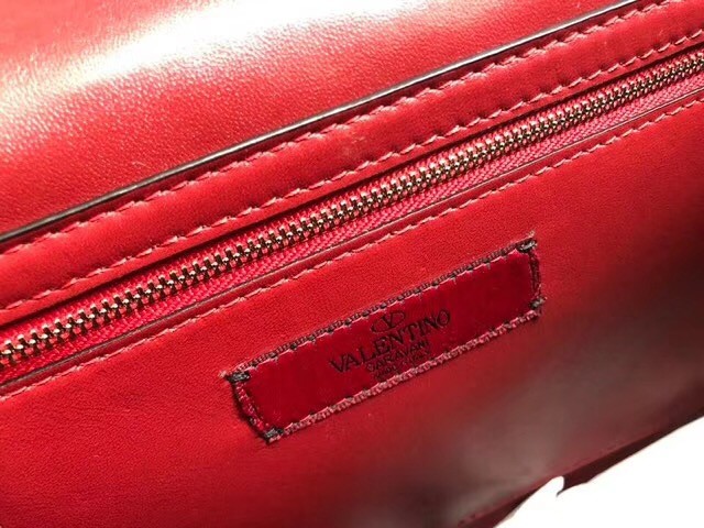 VALENTINO Spike quilted leather large shoulder bag 0027 red
