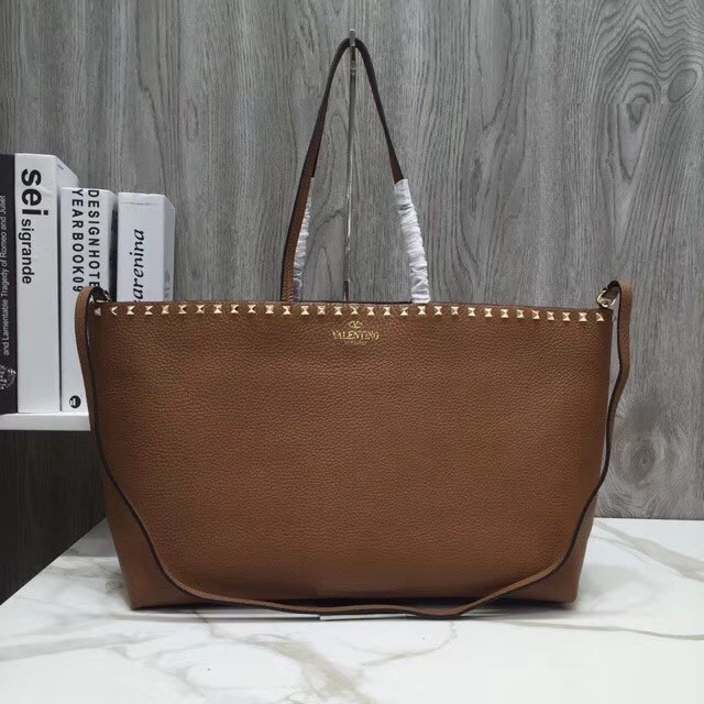 VALENTINO Rockstud grained leather shopper 93316 brown