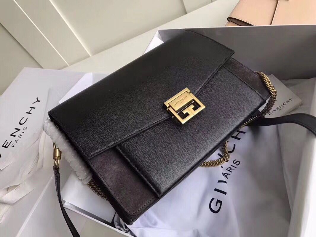GIVENCHY GV3 medium leather shoulder bag 9741 black