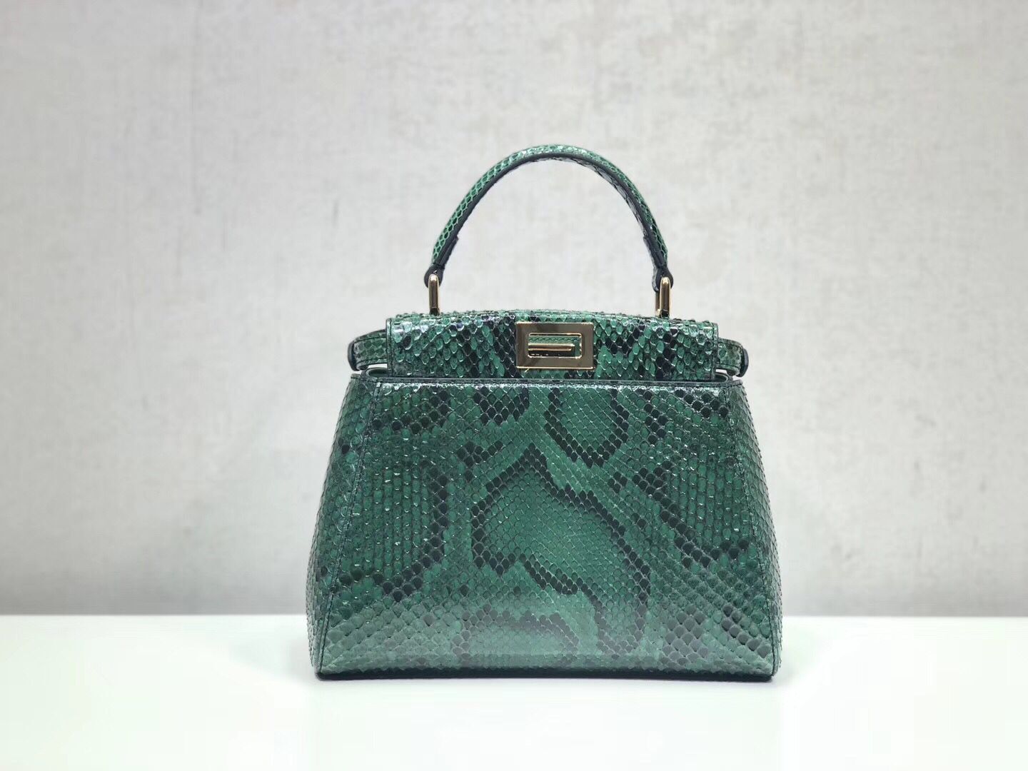 Fendi MINI PEEKABOO Handbag python 8BN244K green
