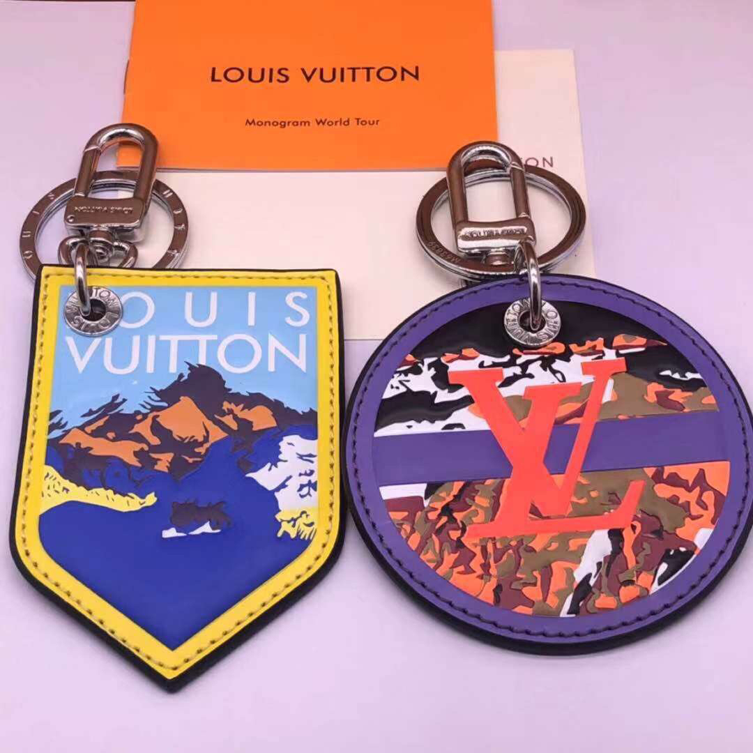 Louis Vuitton Keychain LV122628
