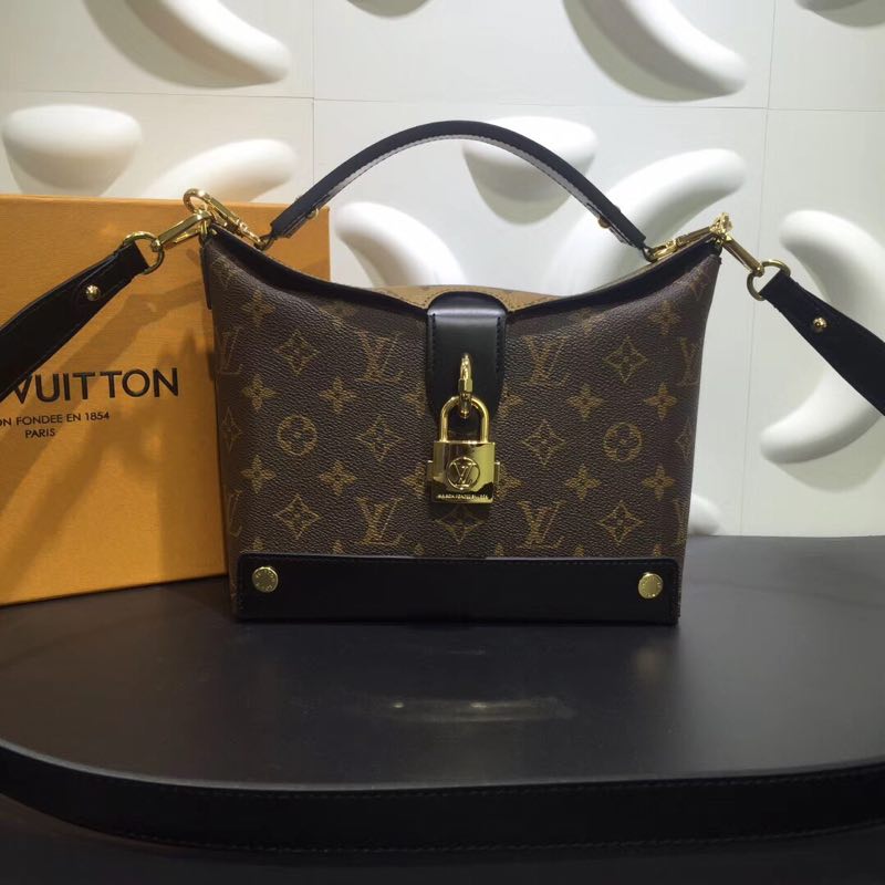 Louis Vuitton Monogram Canvas Shoulder Bag M51177