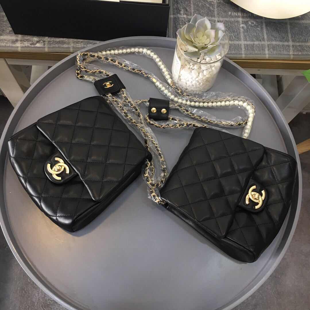 Chanel Sheepskin & gold-Tone Metal Shoulder Bag AS0666 black