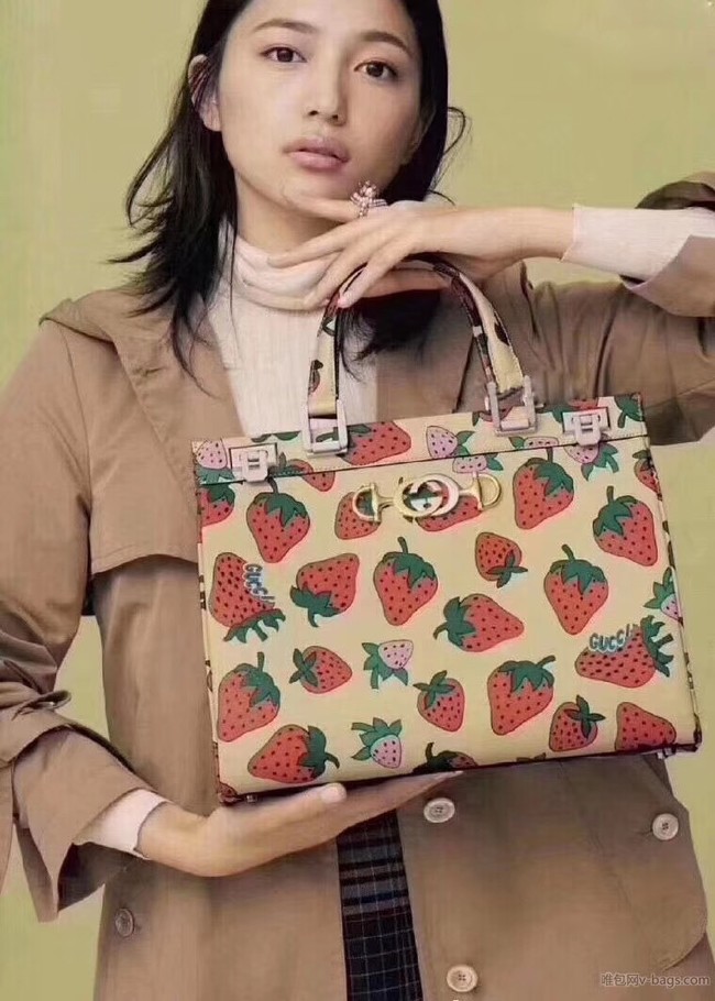 Gucci Zumi Strawberry print small top handle bag 569712