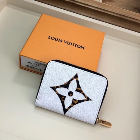 Louis Vuitton Zippered pocket purse M60067