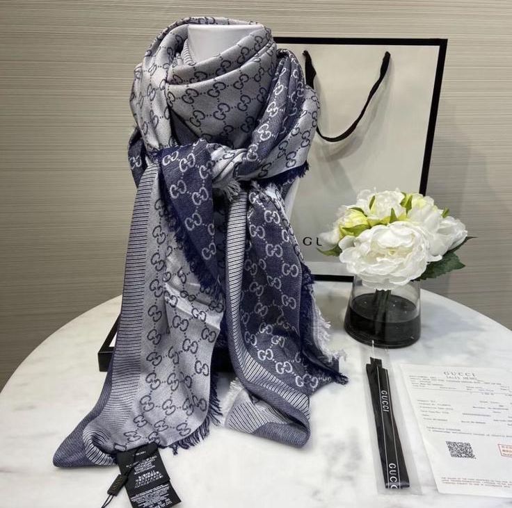 Gucci Cashmere scarf 3899