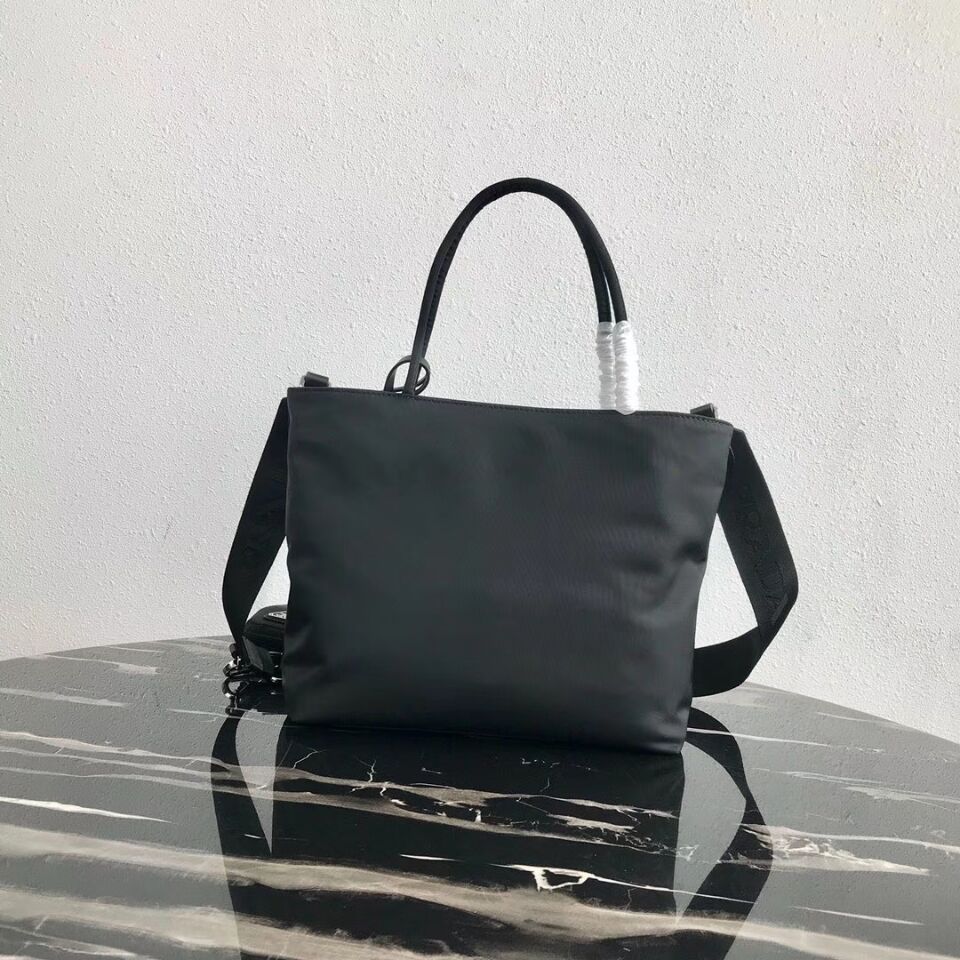 Prada Re-Edition nylon Tote bag 1BG320 Black
