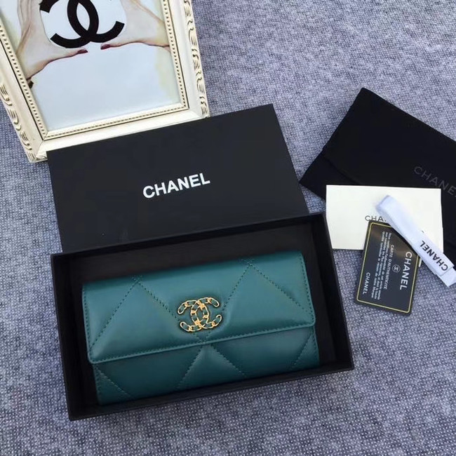Chanel sheepskin & Gold-Tone Metal Wallet AP0955 green
