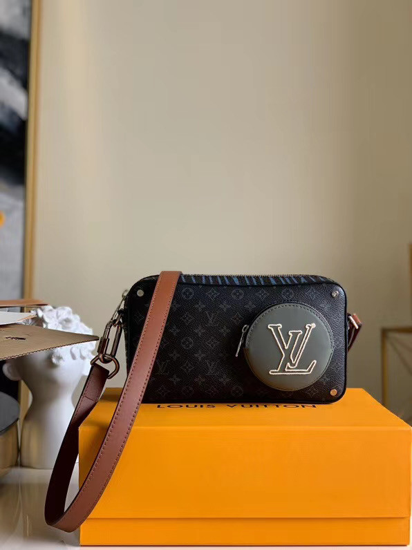 Louis Vuitton Original Clutch bag M68688