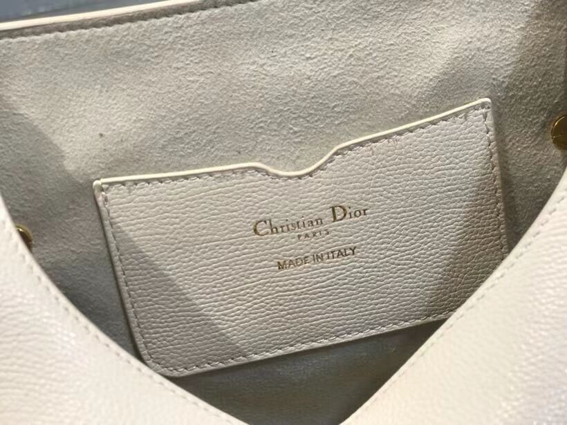 MEDIUM DIOR BOBBY BAG Latte Grained Grained Calfskin with Whipstitched Seams M9319UB