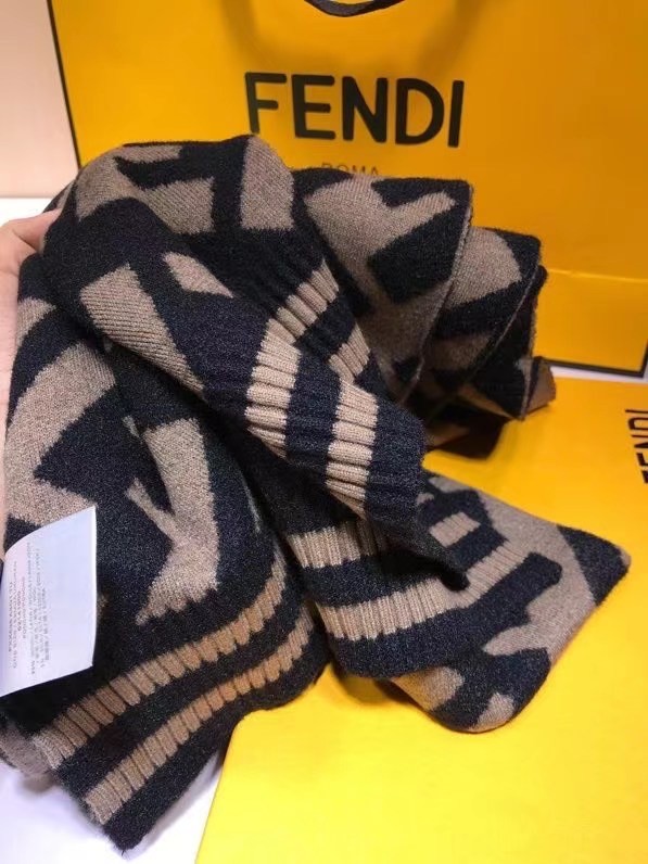 FENDI Cashmere scarf 77037
