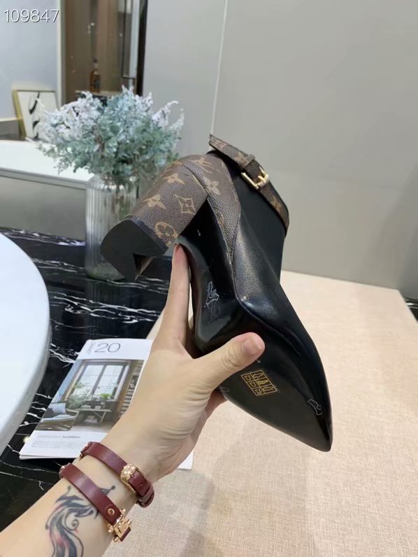 Louis Vuitton Shoes LV1071DS-3