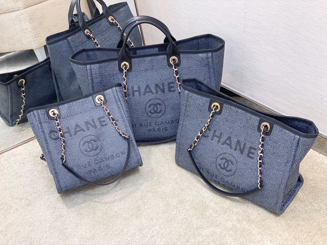 Chanel Shopping bag A66945 Blue