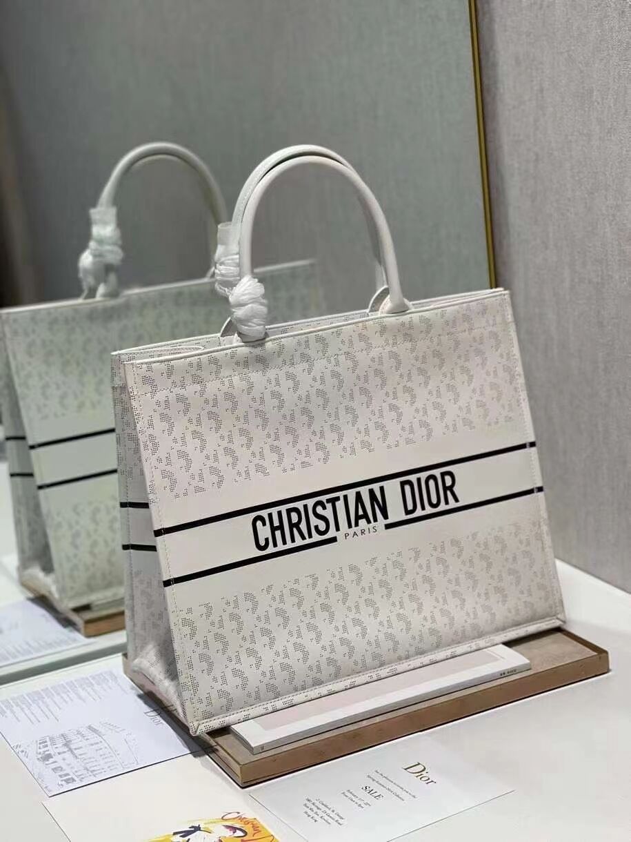 DIOR BOOK TOTE leather Constellation Embroidery M1297ZR white