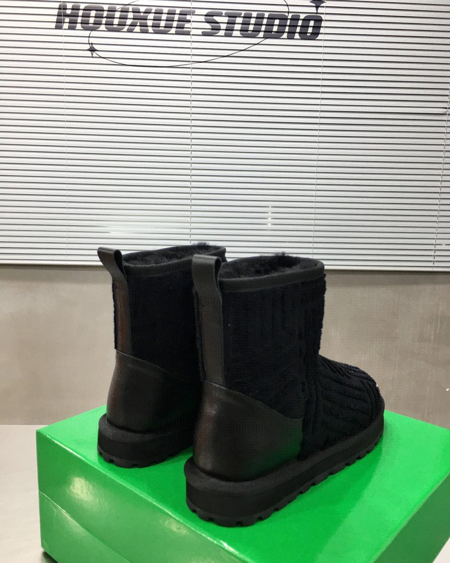 Bottega Veneta Boots Shoes BV22932 Black