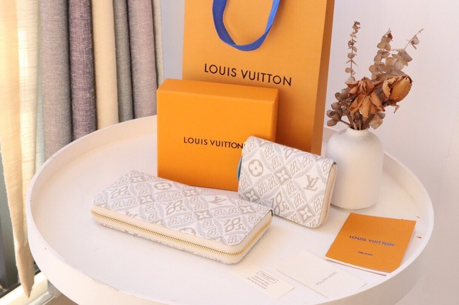 Louis Vuitton ZIPPY WALLET M81172 Beige