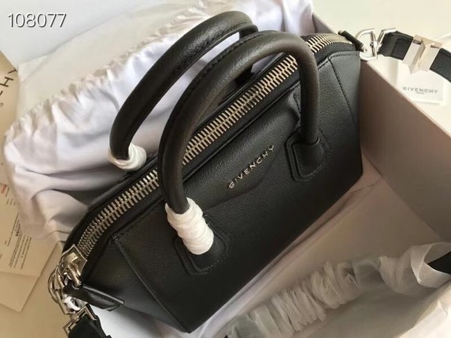Givenchy Grained Calfskin Antigona Bag 1080 black
