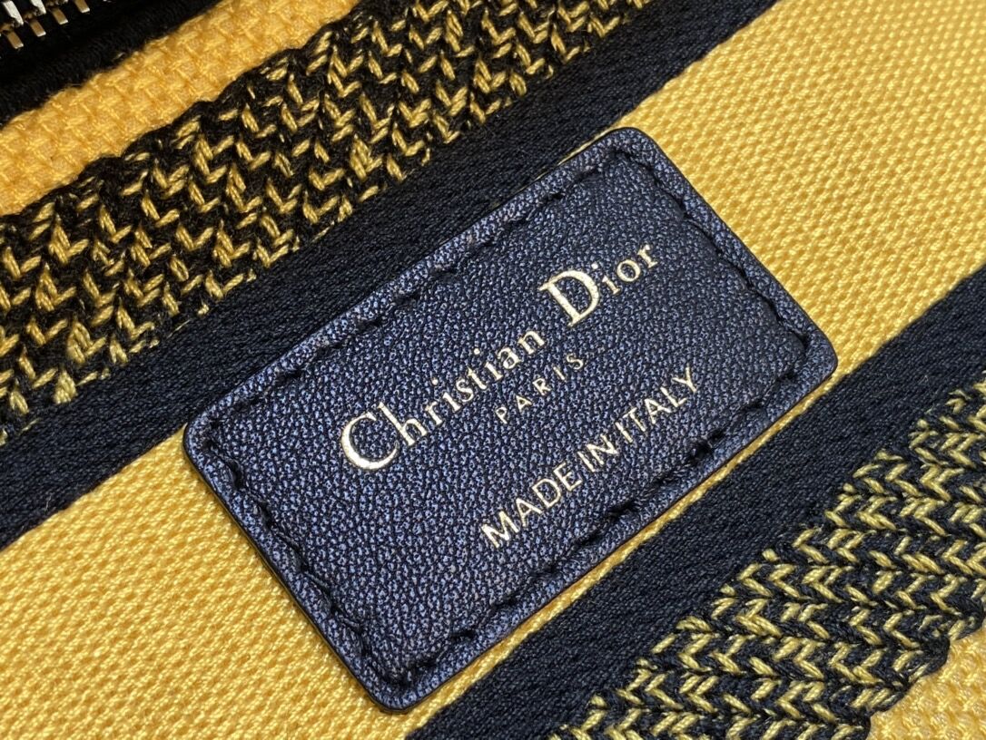 Dior MEDIUM LADY D-LITE BAG Embroidered C0420 yellow