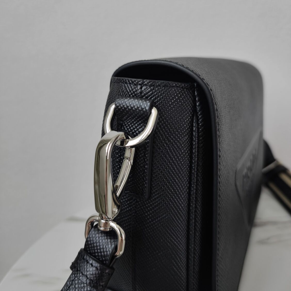 Prada Leather bag with shoulder strap 2BV031 black