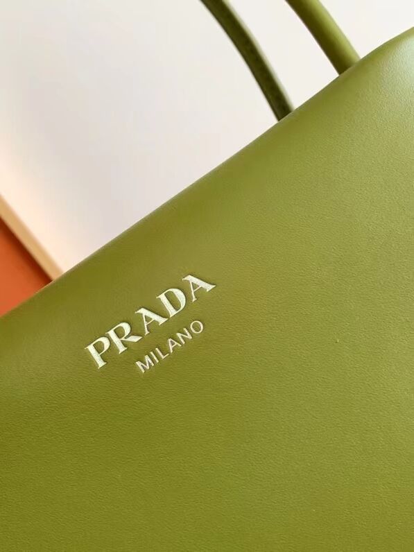 Prada Small leather Prada Supernova handbag 1BA368  green