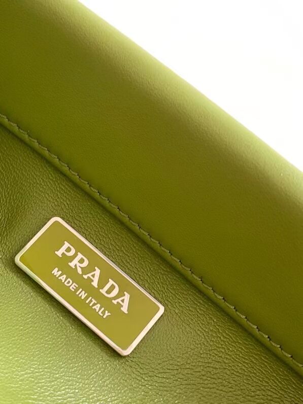 Prada Small leather Prada Supernova handbag 1BA368  green
