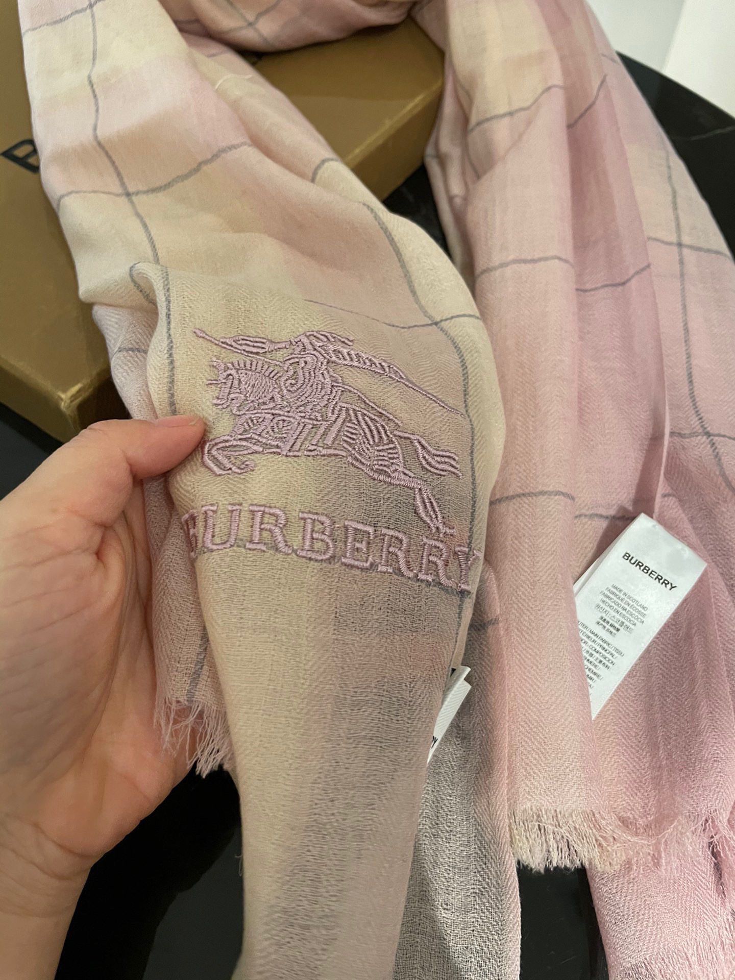 Burberry Wool Scarf BB6320 Pink