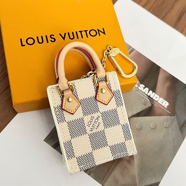 Louis Vuitton Pendants CE9379