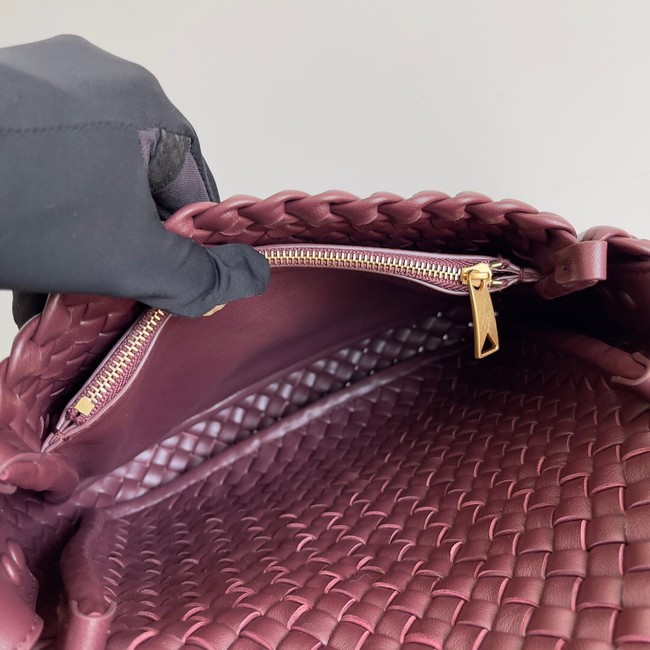 Bottega Veneta Small padded intreccio leather shoulder bag 709418 Bordeaux