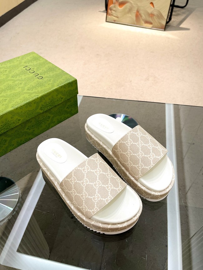 Gucci Womens jumbo GG platform slide sandal 93346-4