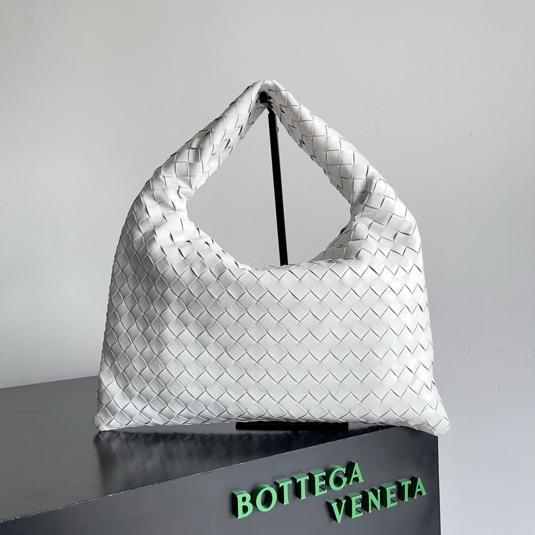 Bottega Veneta Medium Hop Original Leather Bag 763966 White